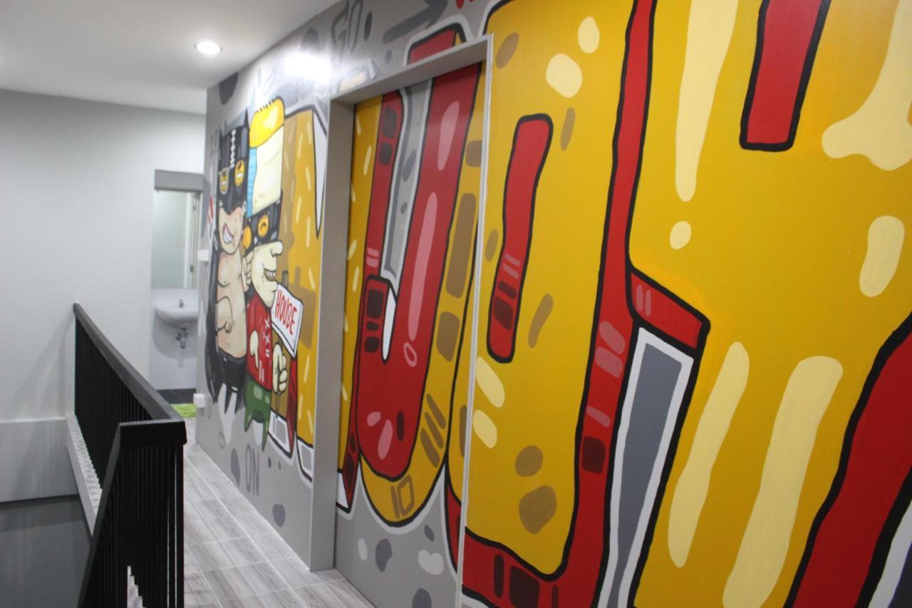 Enjoy House Hostel Chiang Mai Bagian luar foto