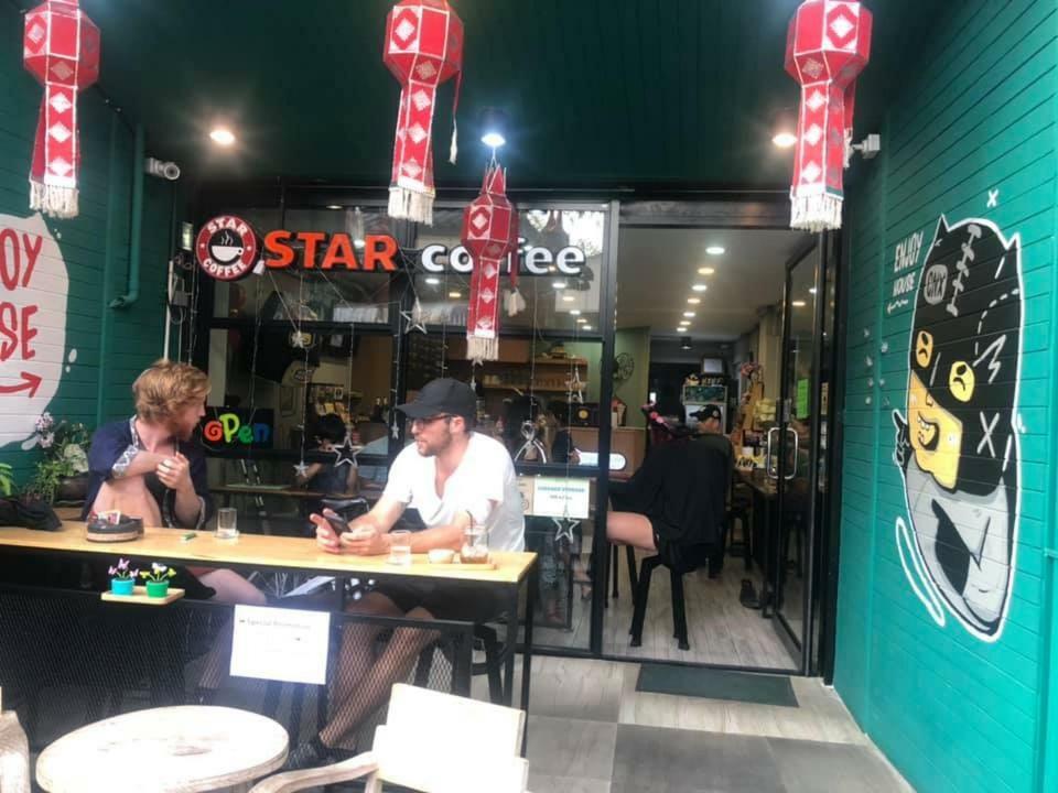 Enjoy House Hostel Chiang Mai Bagian luar foto