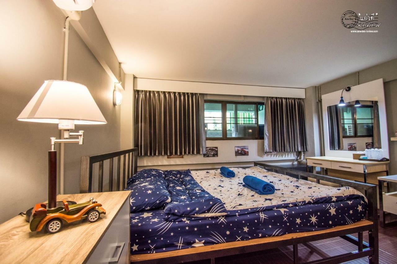 Enjoy House Hostel Chiang Mai Bagian luar foto