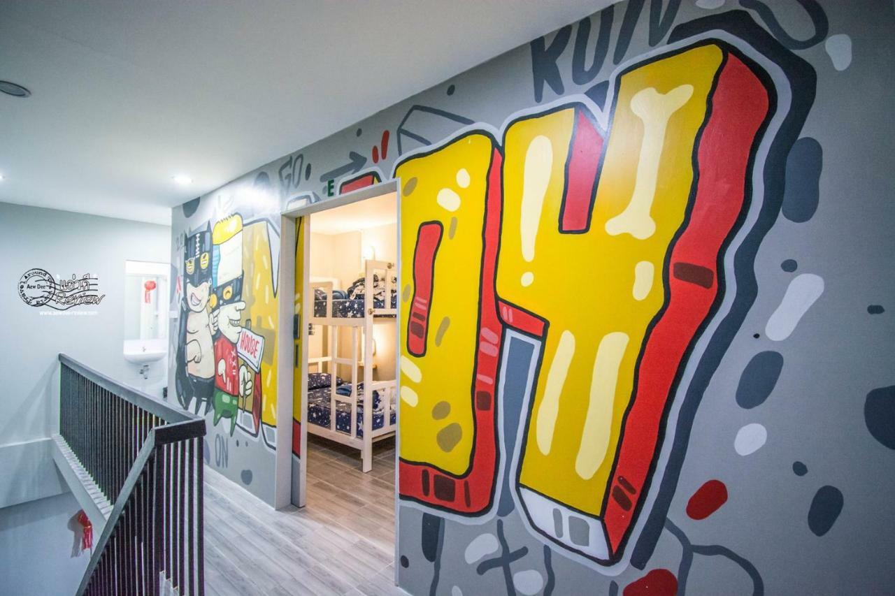 Enjoy House Hostel Chiang Mai Bagian luar foto