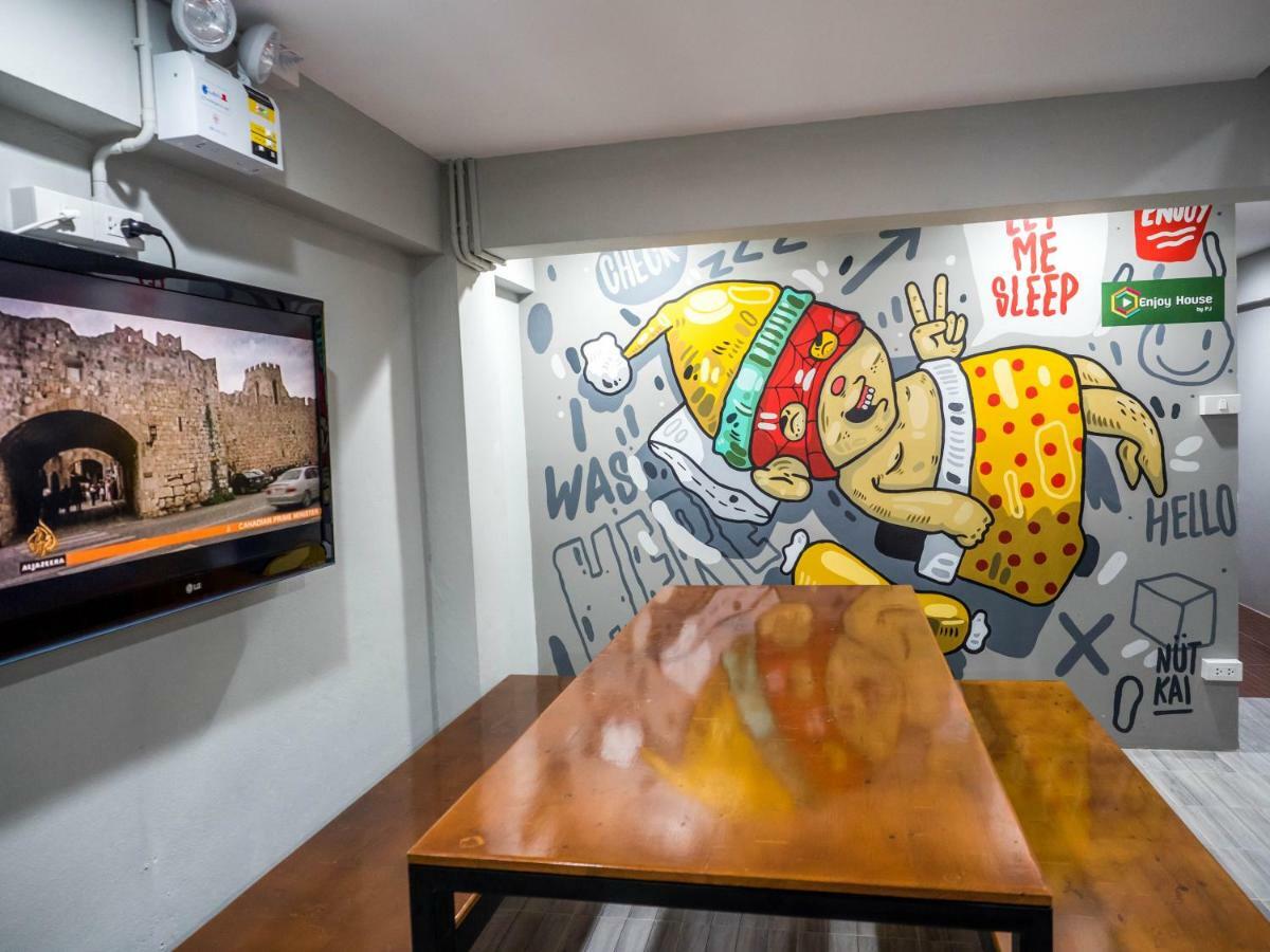 Enjoy House Hostel Chiang Mai Bagian luar foto